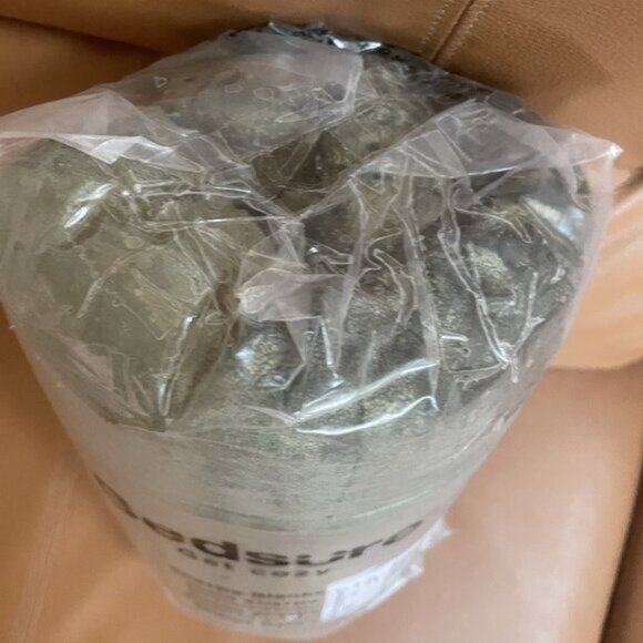 NWT Fleece Sherpa Throw Blanket in Twin - Picture 4 of 7